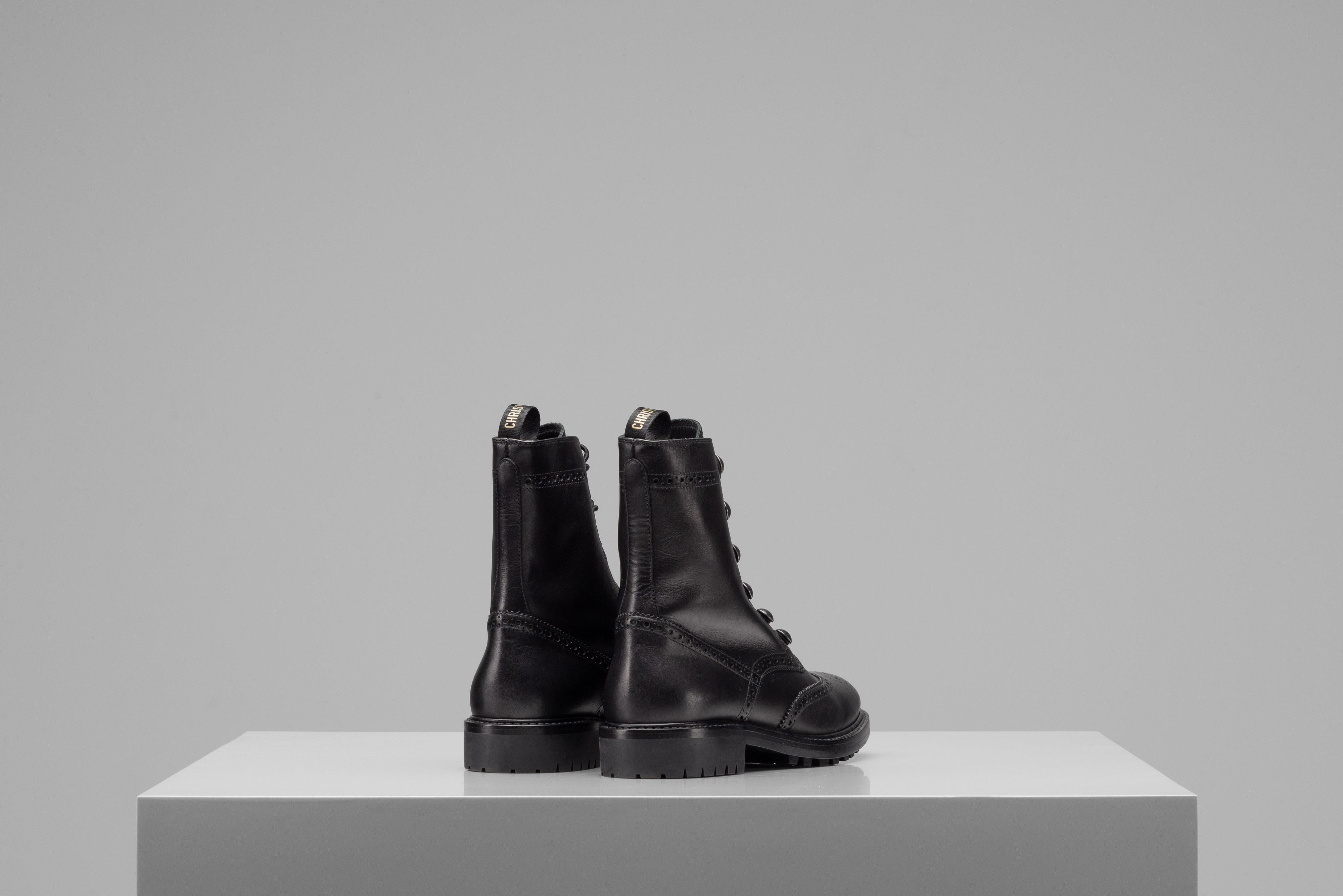 Christian Dior Schwarze Combat-Stiefeletten aus Leder Größe 40 im Angebot 1