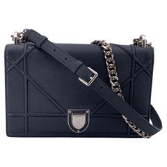 Christian Dior Bolso de hombro Diorama de piel negra