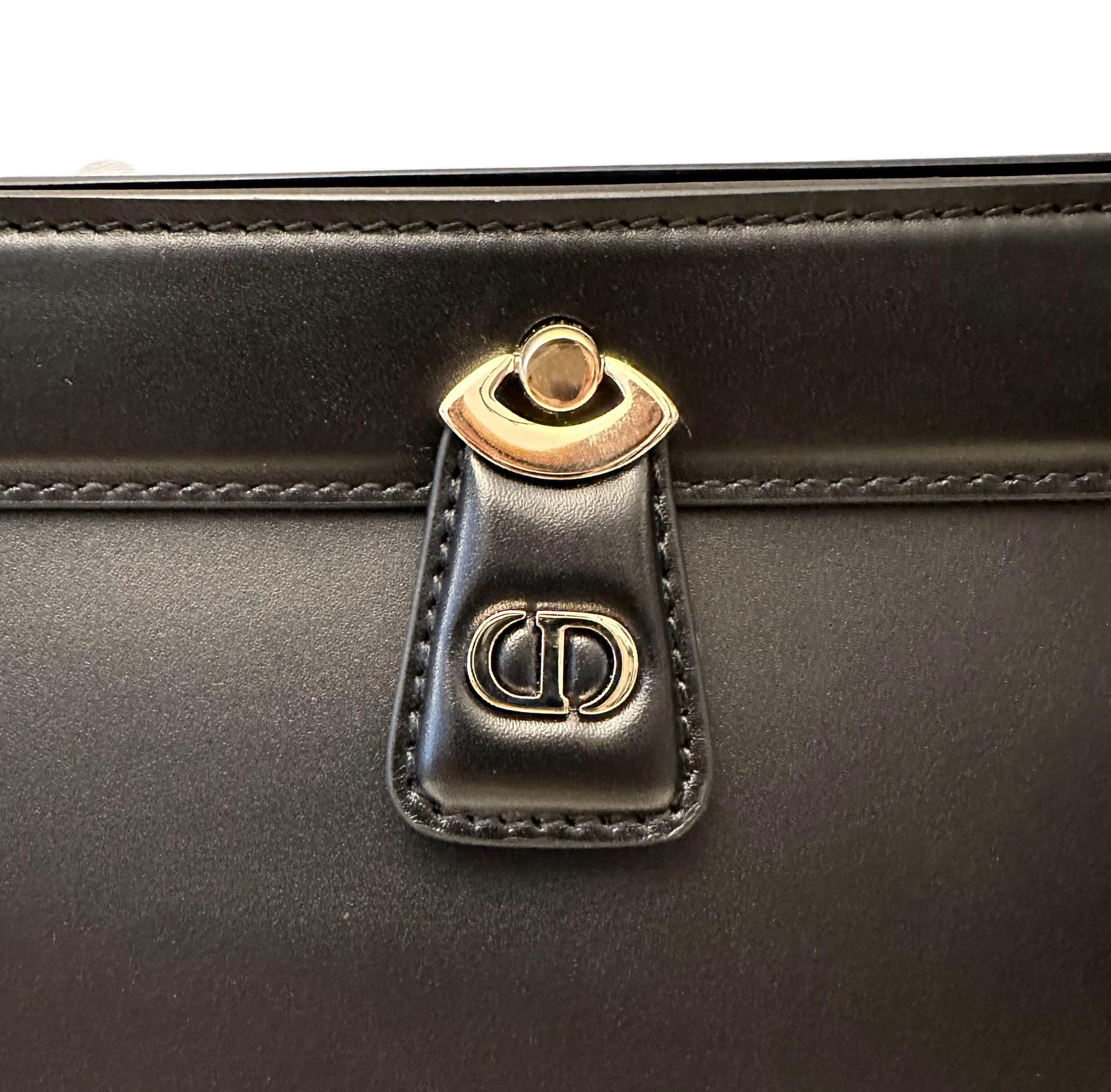 Christian Dior Sac à clés moyen en cuir noir en vente 4