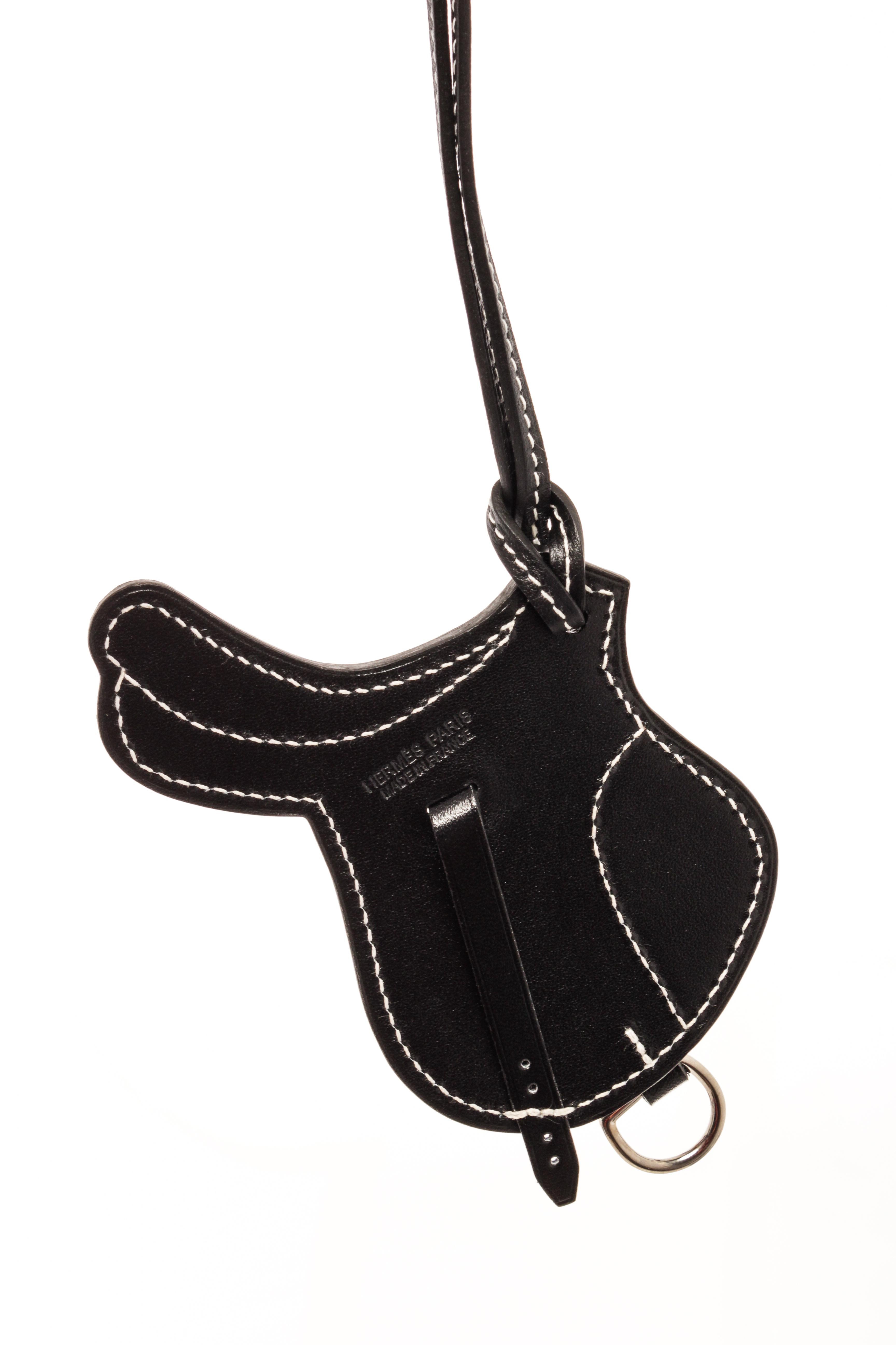 Christian Dior Schwarzes Leder So Saddle Charm im Zustand „Gut“ im Angebot in Irvine, CA