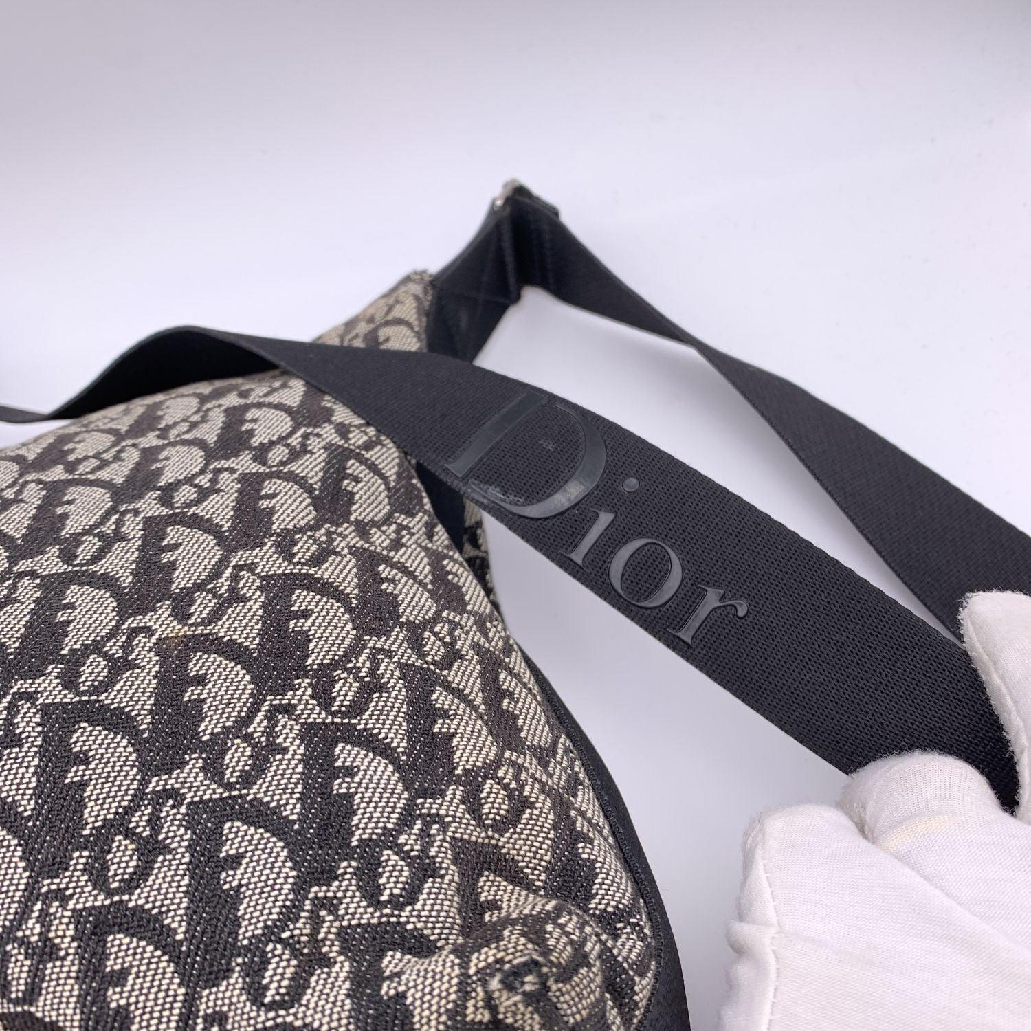 Christian Dior Black Logogram Oblique Canvas Messenger Bag For Sale 5