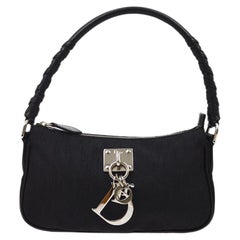 Christian Dior Schwarze Nylon-Leder-Umhängetasche mit silbernem Charm-Griff