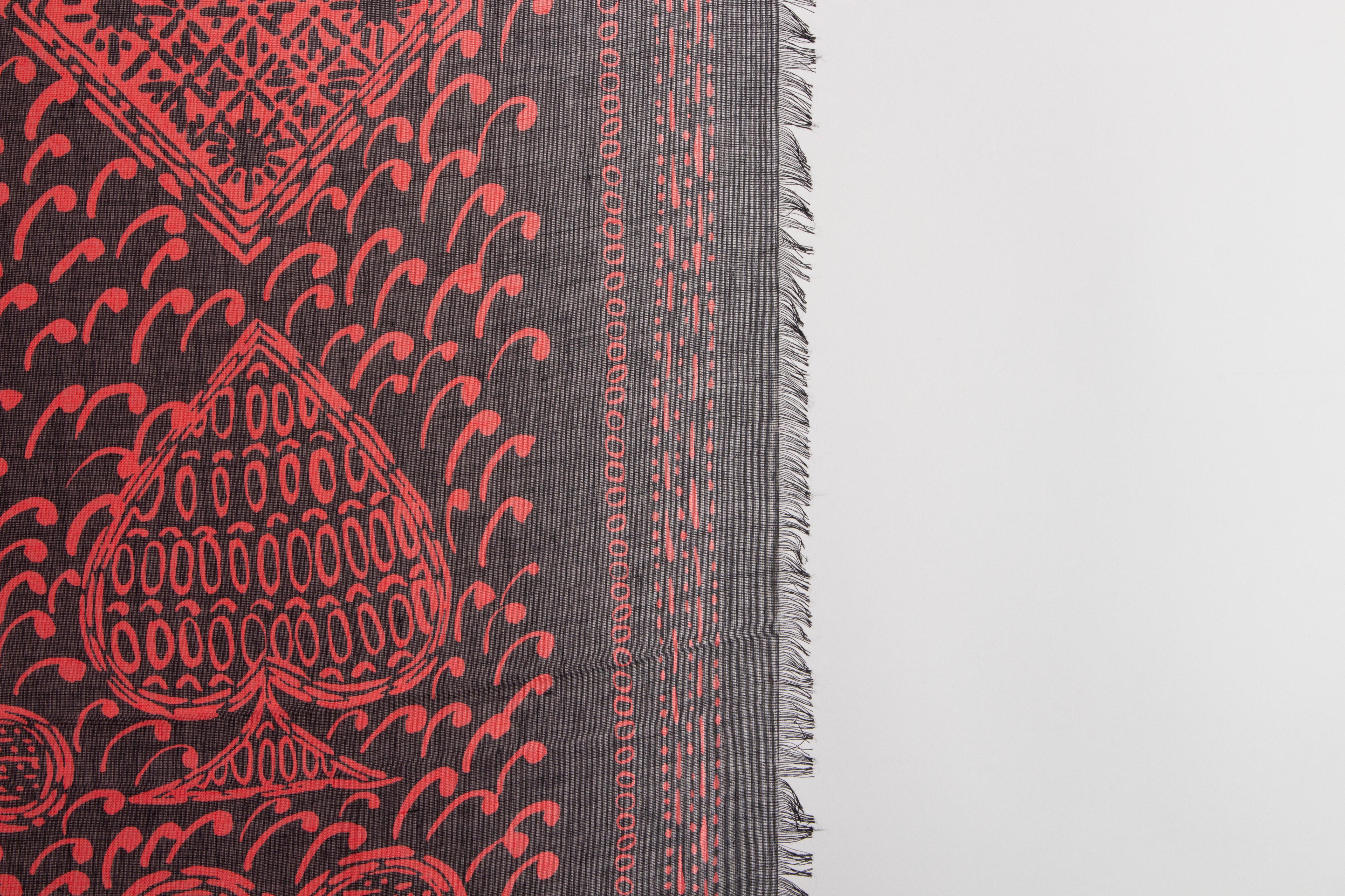 CHRISTIAN DIOR black & red cashmere & silk PLAYING CARD SYMBOLS Shawl Scarf For Sale 1