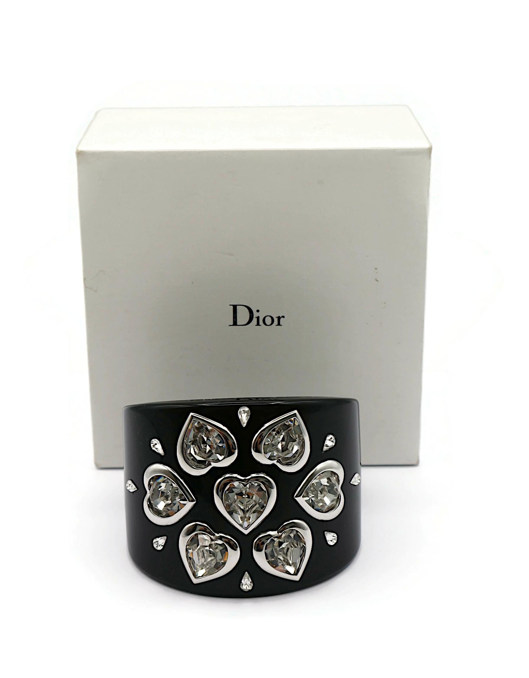 CHRISTIAN DIOR Manchette cœurs en résine noire Bon état - En vente à Nice, FR