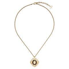 Collana con ciondolo a forma di dichiarazione nera di Christian Dior