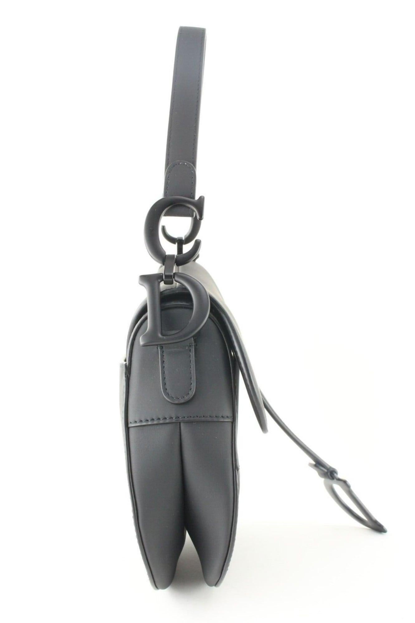 Christian Dior Black Ultramatte Smooth Calfskin Saddle 1D525K In Excellent Condition In Dix hills, NY