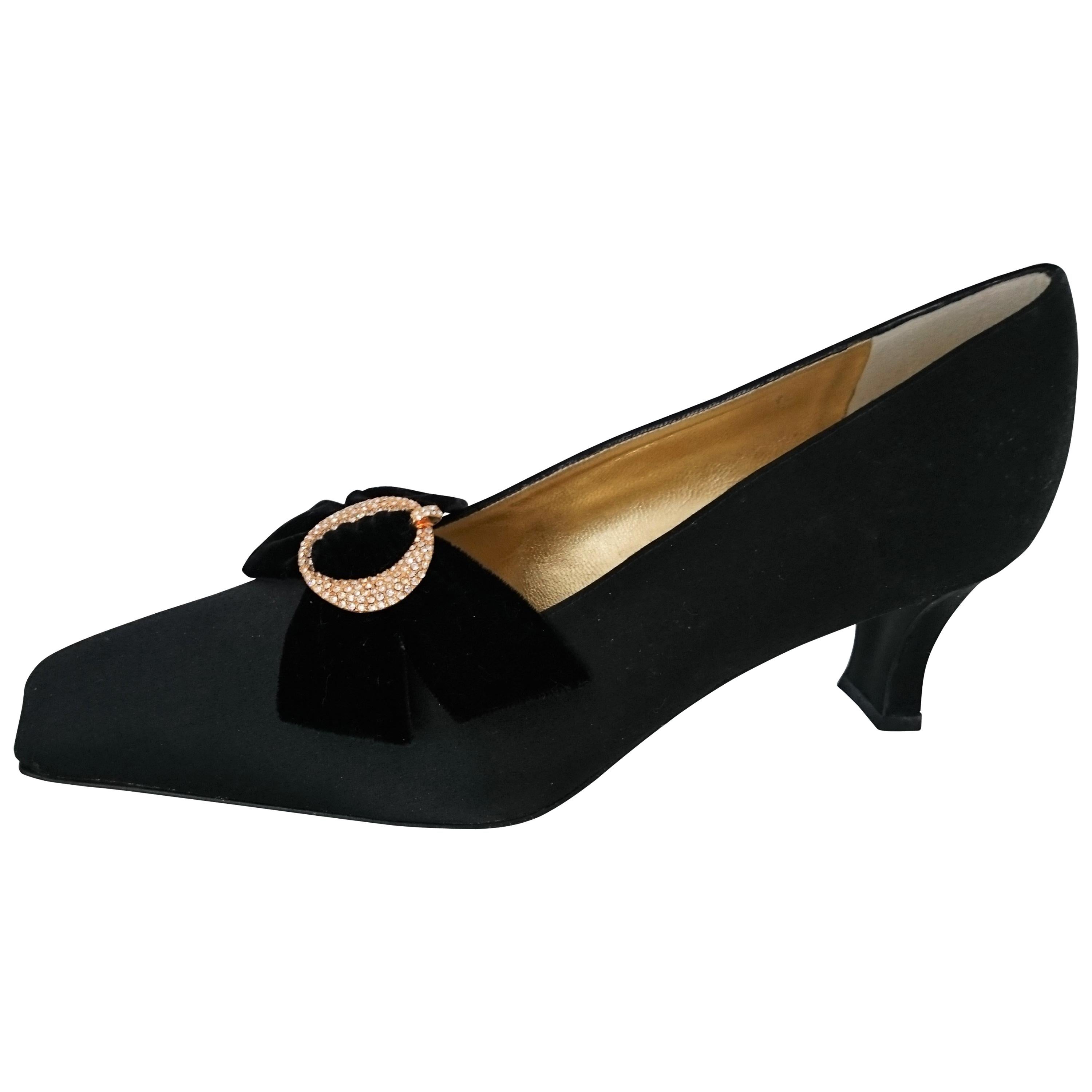 Christian Dior black velvet heels with bows embroidered w/ Swarovski. SIze 9 1/2 For Sale