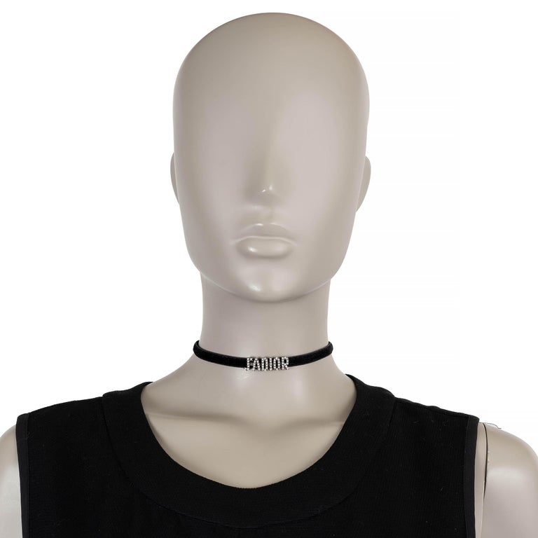 CHRISTIAN DIOR black velvet J display picture 1