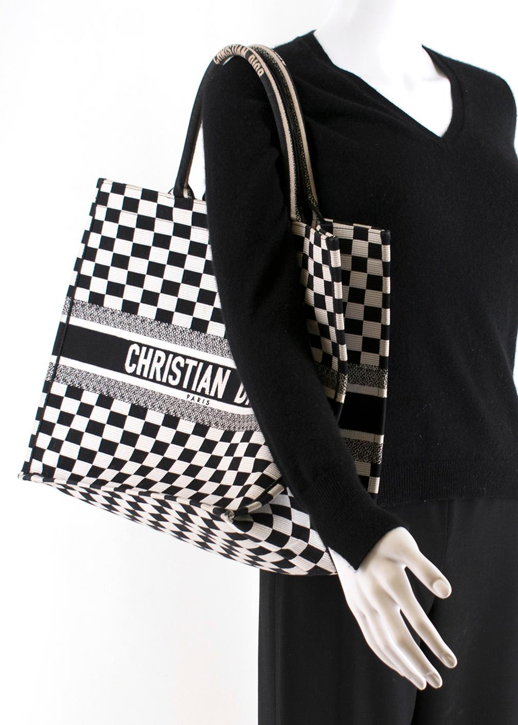 Christian Dior Black & White Book Tote 41.5cm In Good Condition In London, GB
