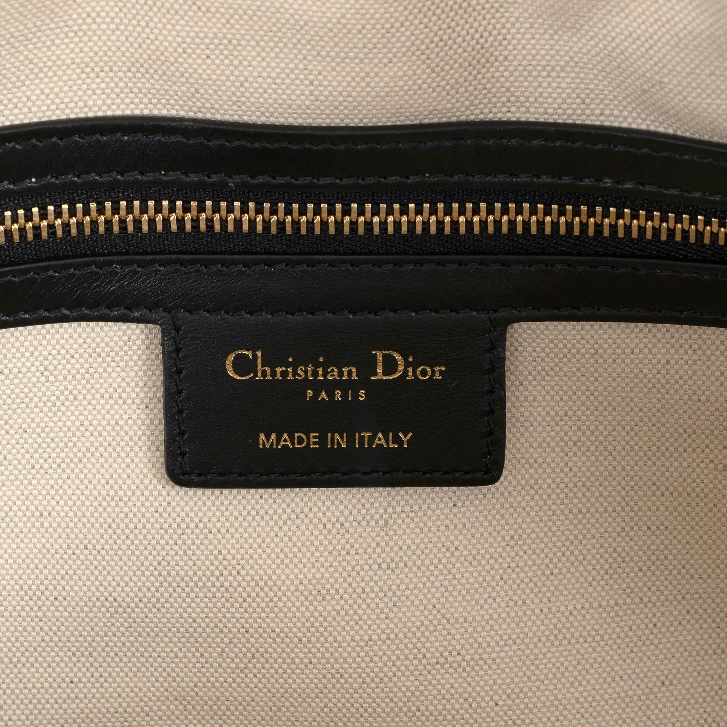Christian Dior in pelle Cannage bianca e nera 2022 VIBE LARGE Carry On Gym Bag in vendita 2
