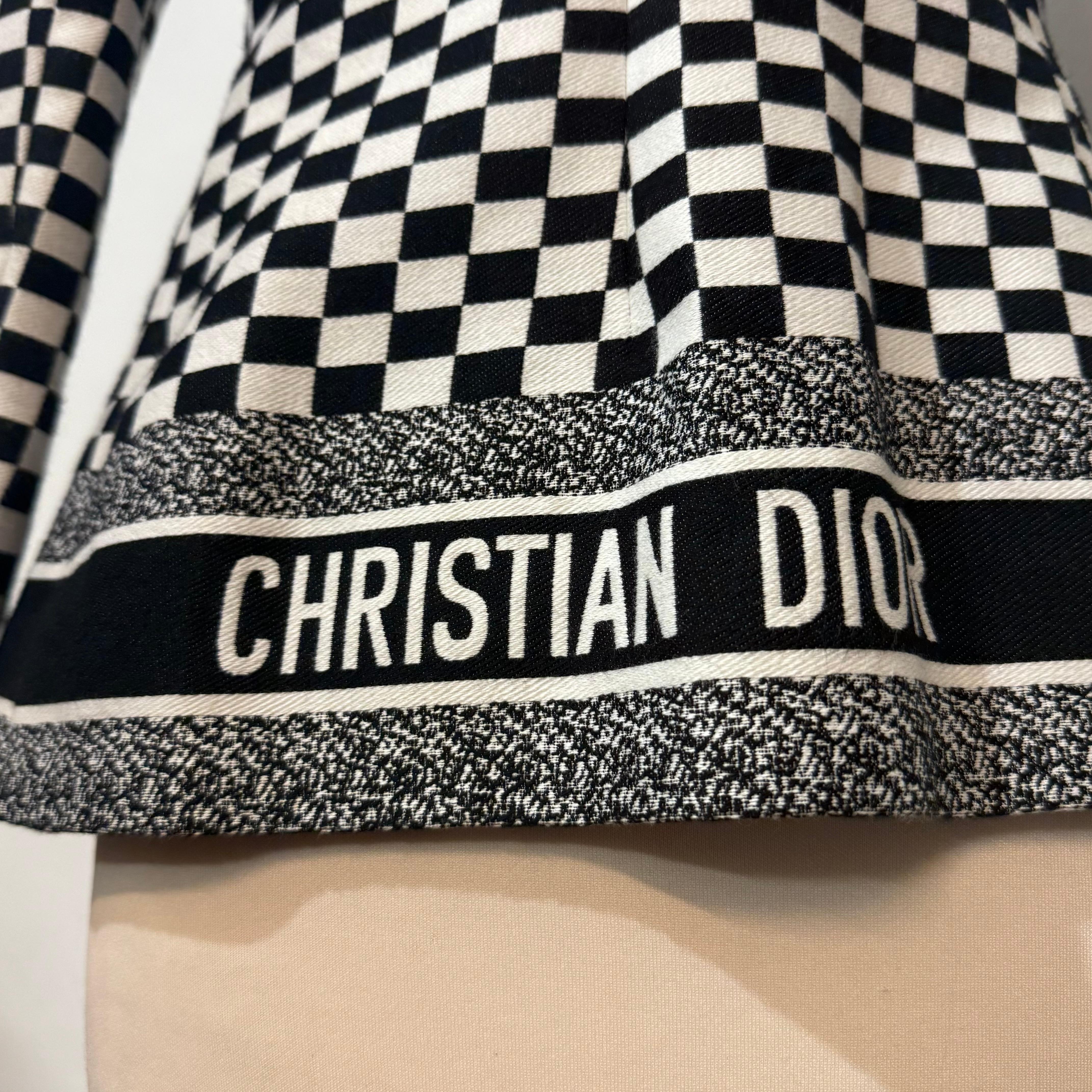 Christian Dior Giacca a quadri bianchi e neri FR 38 / IT 42 in vendita 3