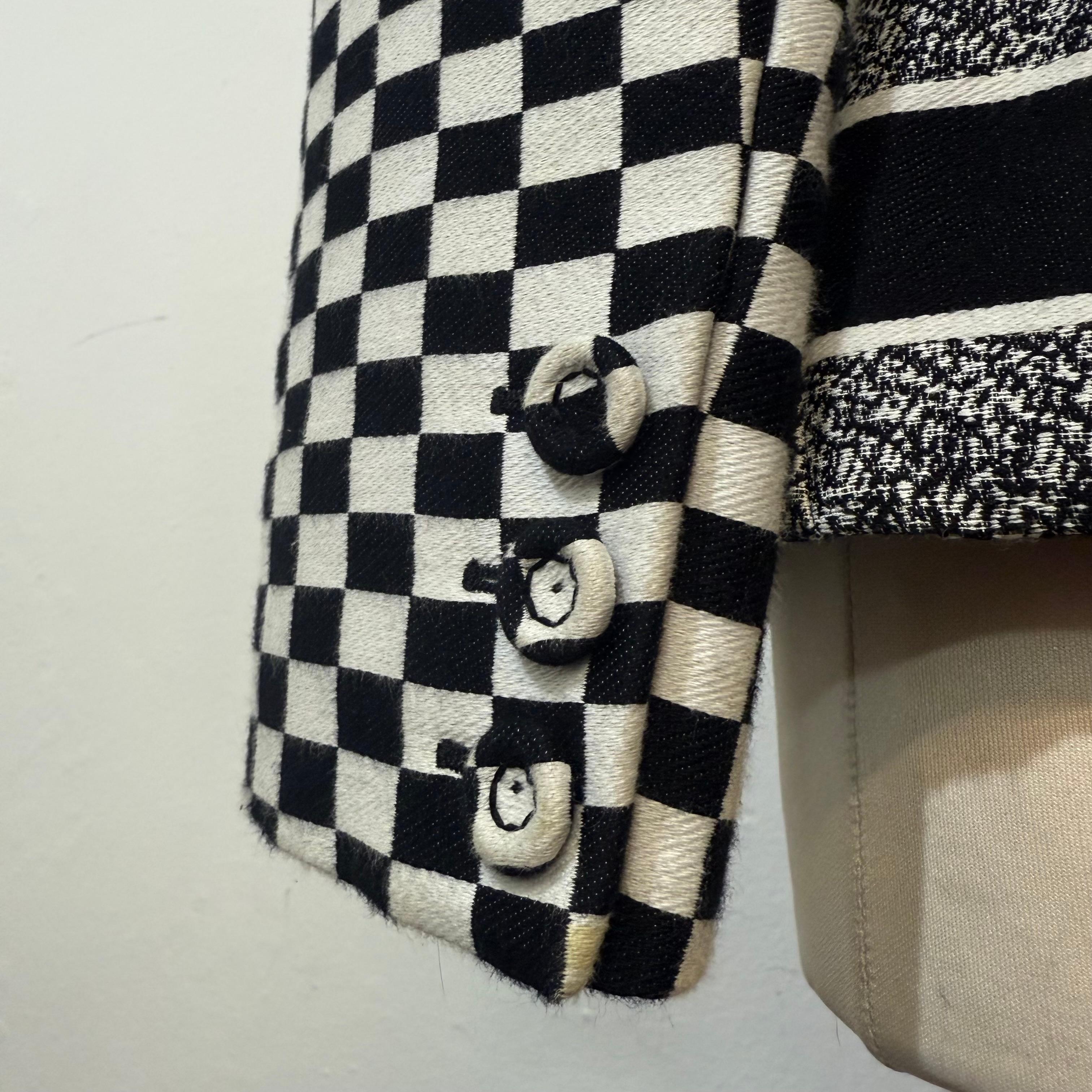Christian Dior Giacca a quadri bianchi e neri FR 38 / IT 42 in vendita 4