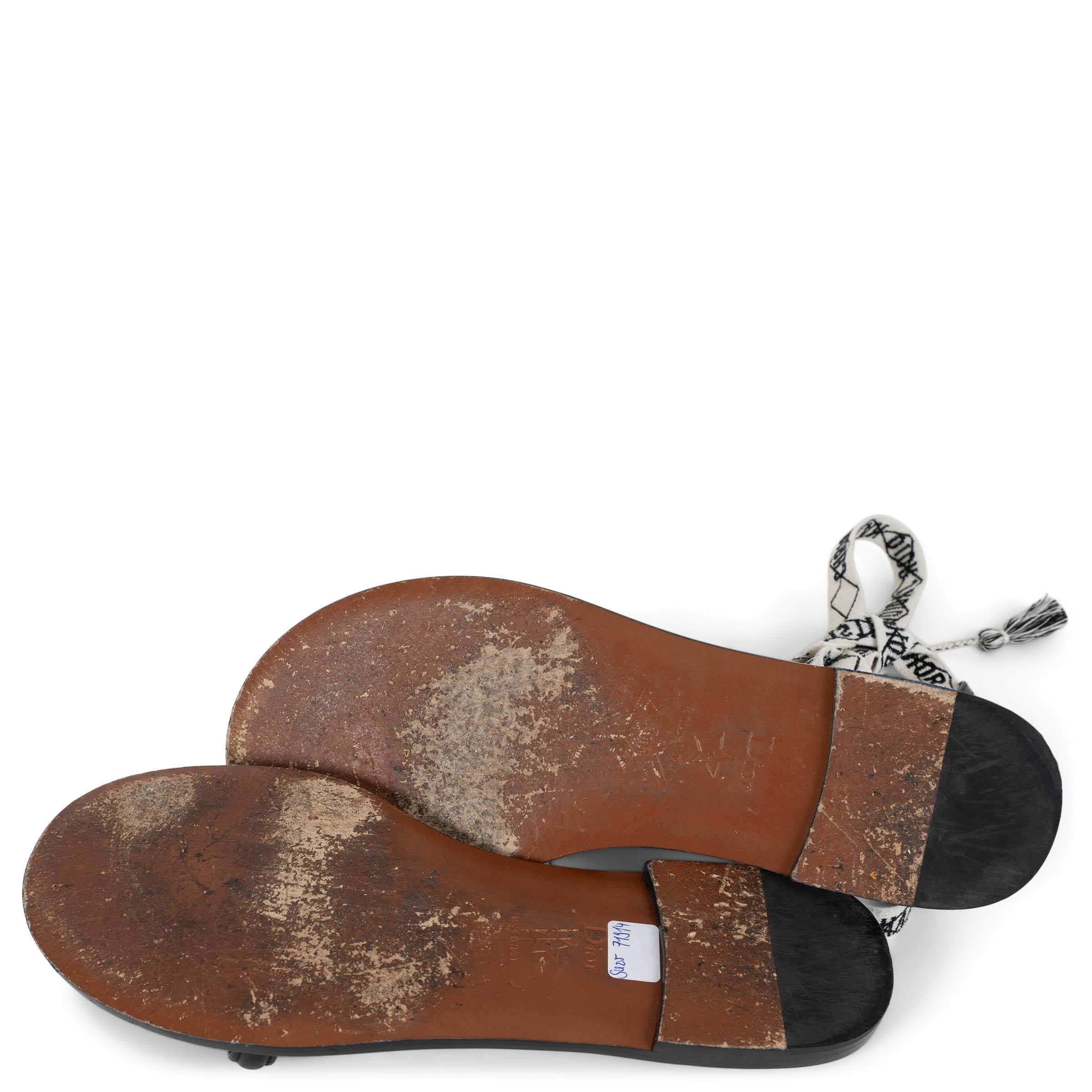 CHRISTIAN DIOR blanco y negro J'ADIOR IT Sandalias planas con tira al tobillo Zapatos 38.5 en venta 4