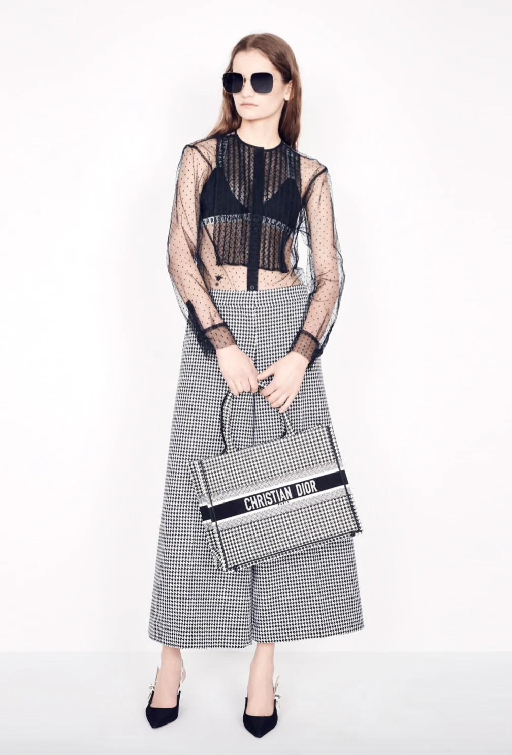 CHRISTIAN DIOR black & white wool 2019 HOUNDSTOOTH CULOTTES Pants 38 S For Sale 2