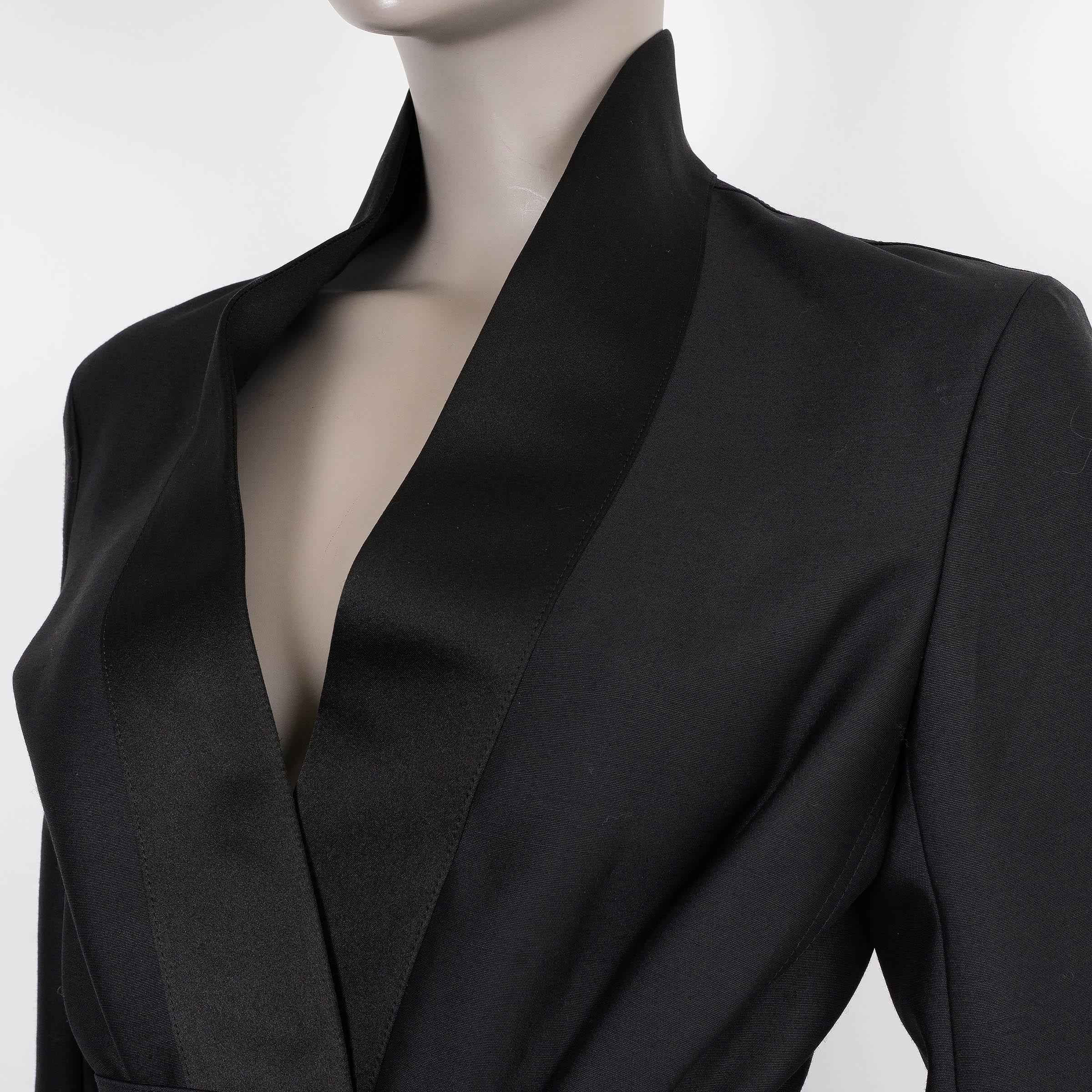 CHRISTIAN DIOR black wool & silk 2023 BELTED PALTO Jacket 40 M For Sale 1