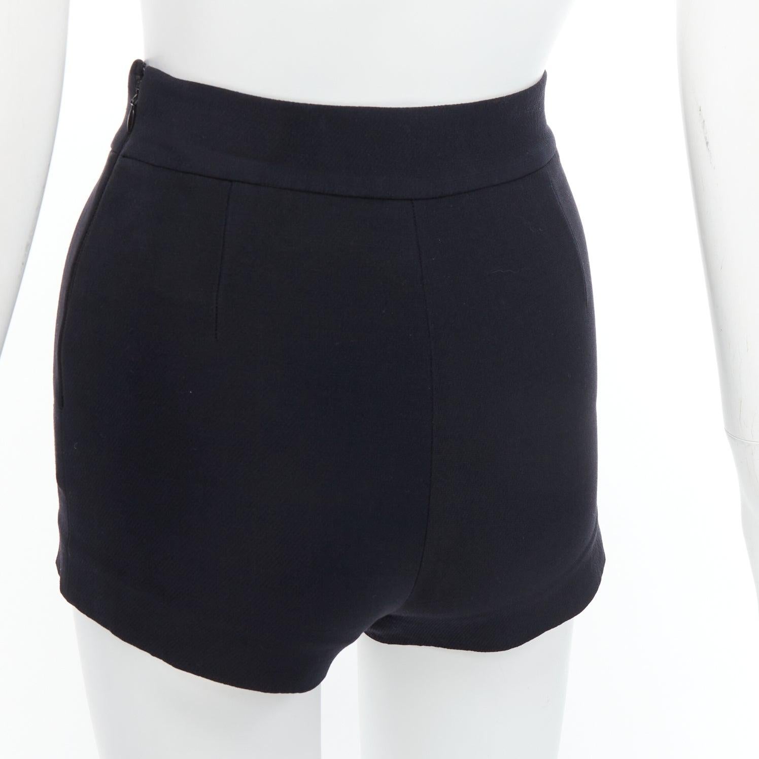CHRISTIAN DIOR black wool silk crepe back darted high waisted shorts FR34 XS en venta 2