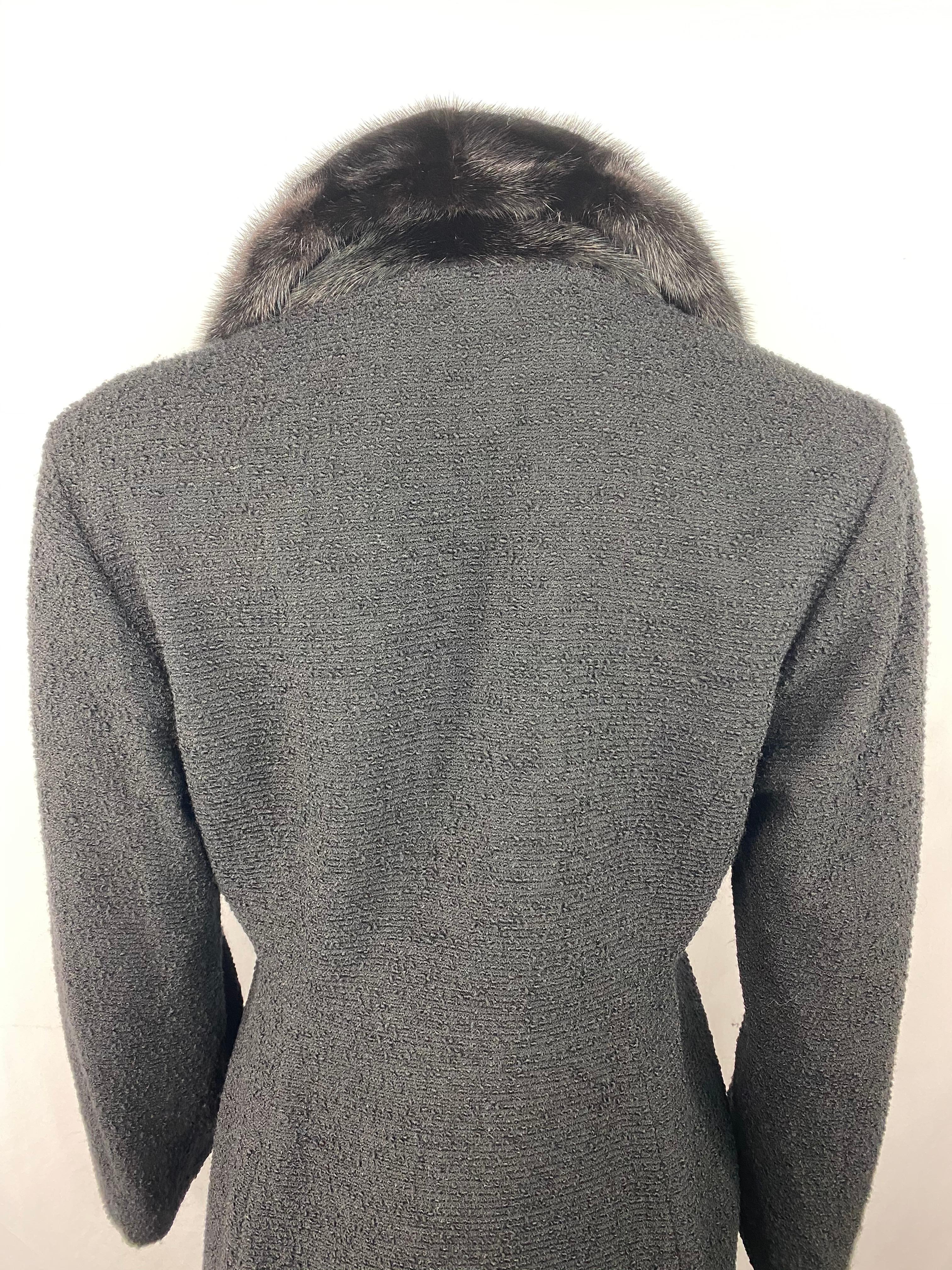 Christian Dior - Veste manteau en tweed de laine noir et fourrure, taille 40 5
