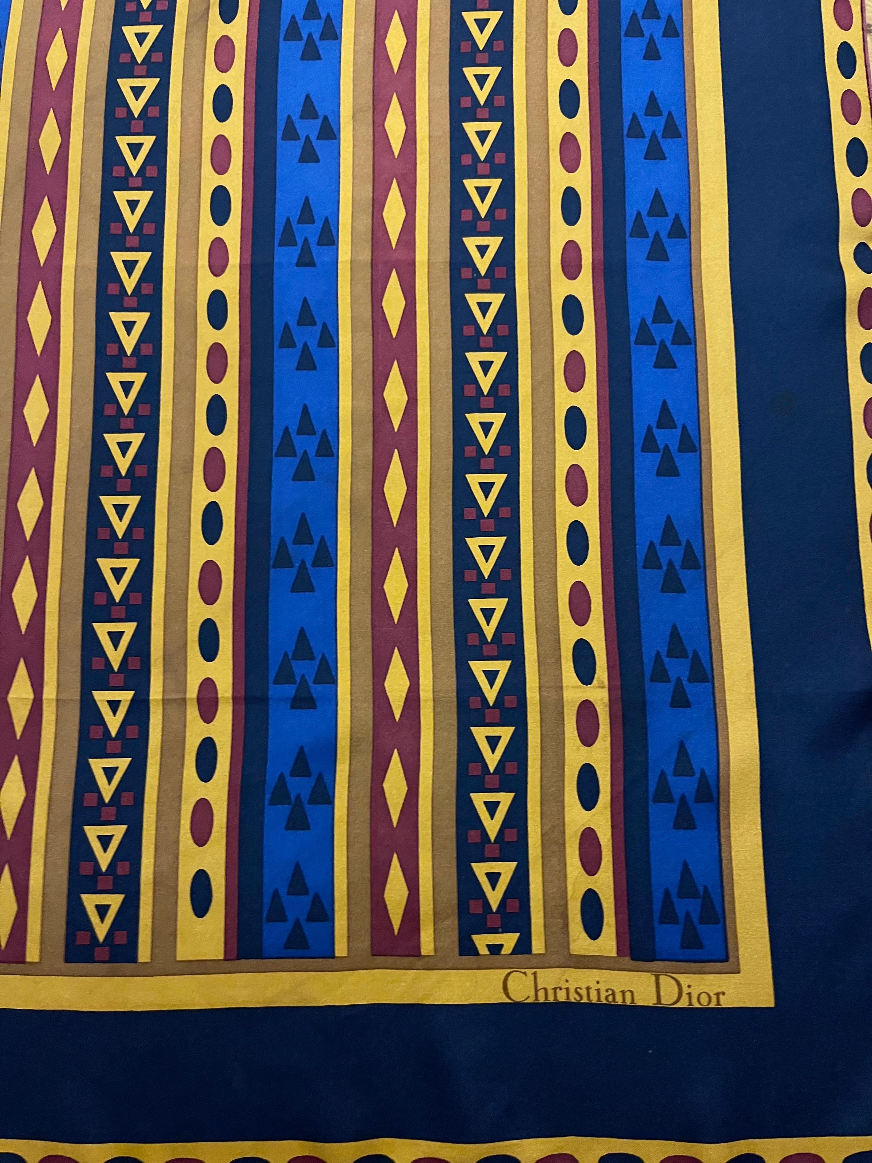 Foulard en soie bleu et jaune de Christian Dior Bon état - En vente à Palm Beach, FL