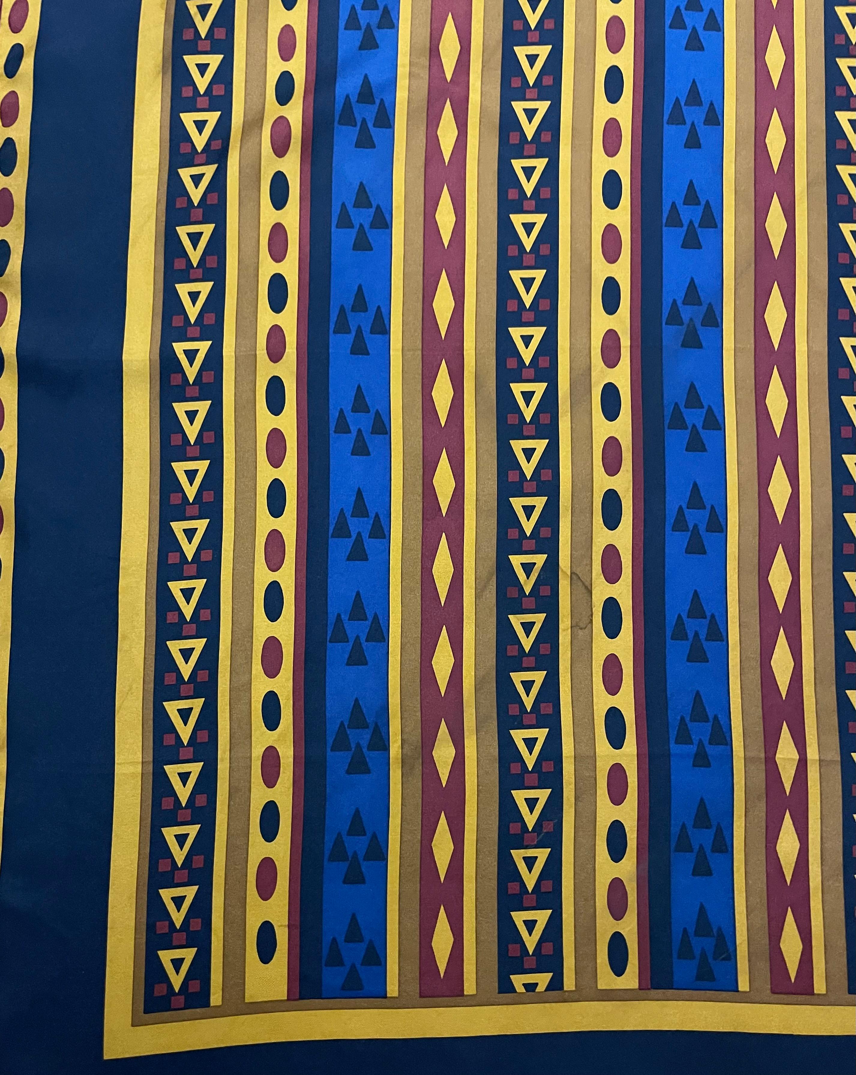 Foulard en soie bleu et jaune de Christian Dior en vente 2