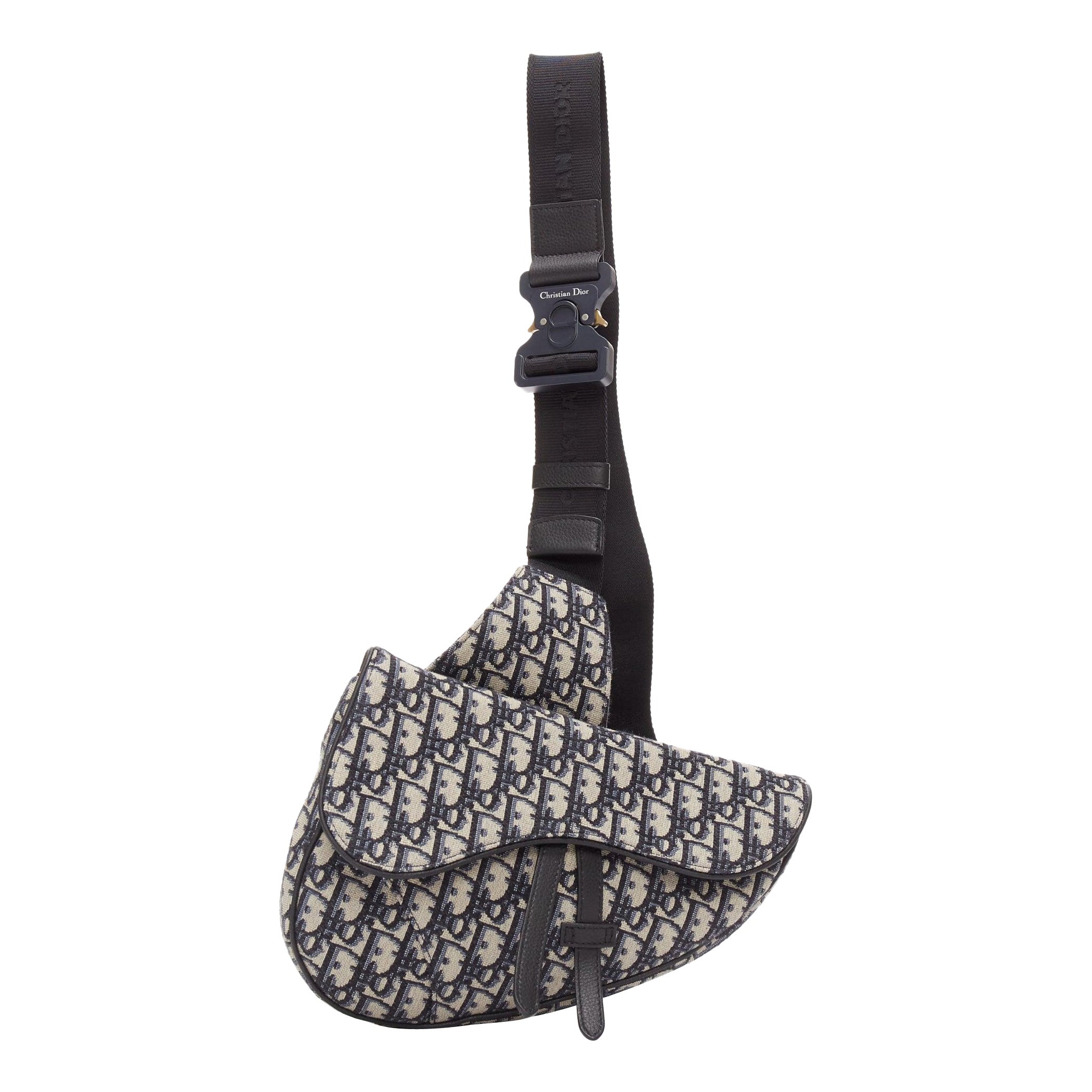CHRISTIAN DIOR Blau Schwarze Umhängetasche aus konisch zulaufendem Segeltuch mit CD-Logo-Monogramm