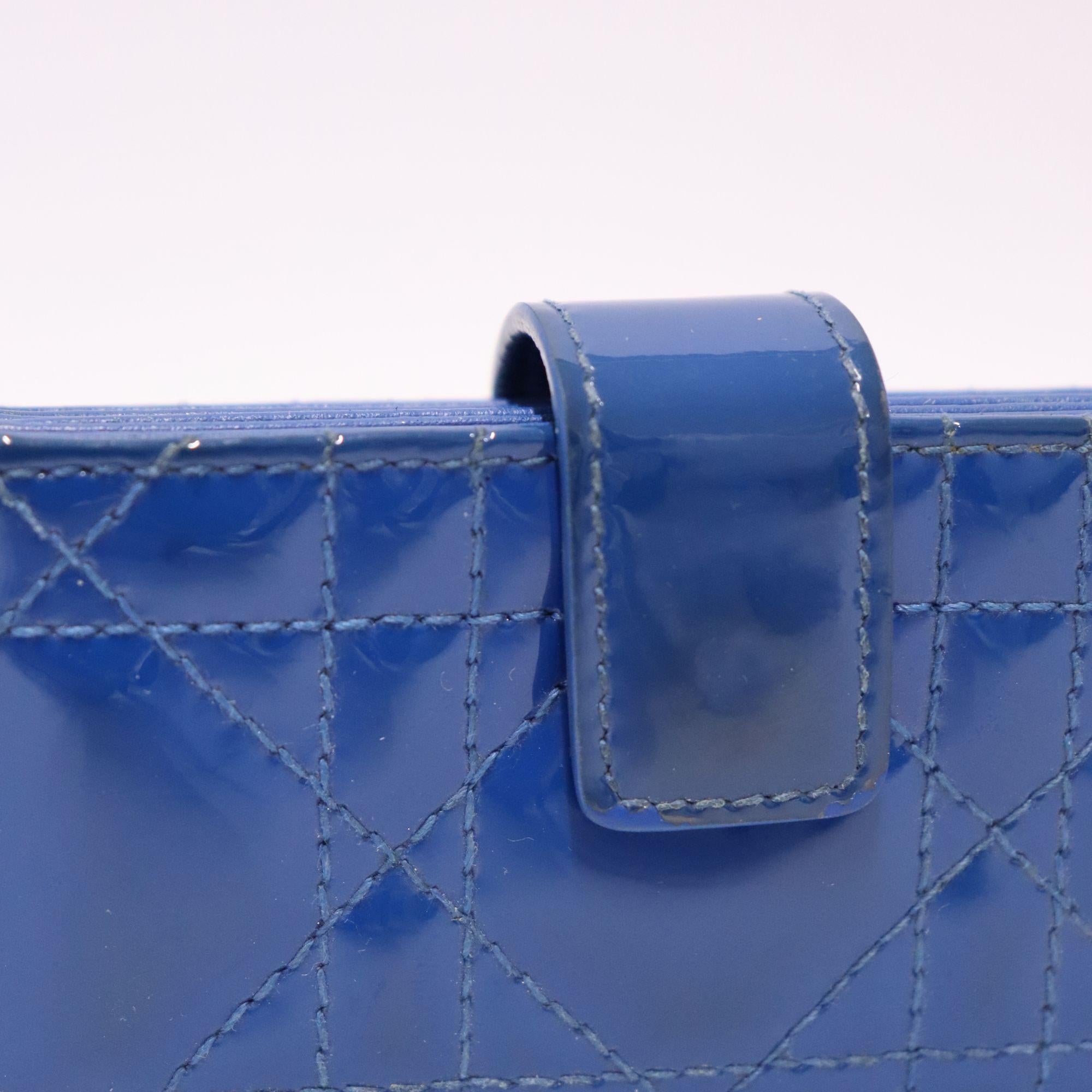  Blaues Lackleder Christian Dior Cannage  Gestepptes Portemonnaie mit 5 Kartenfächern und abnehmbarem 