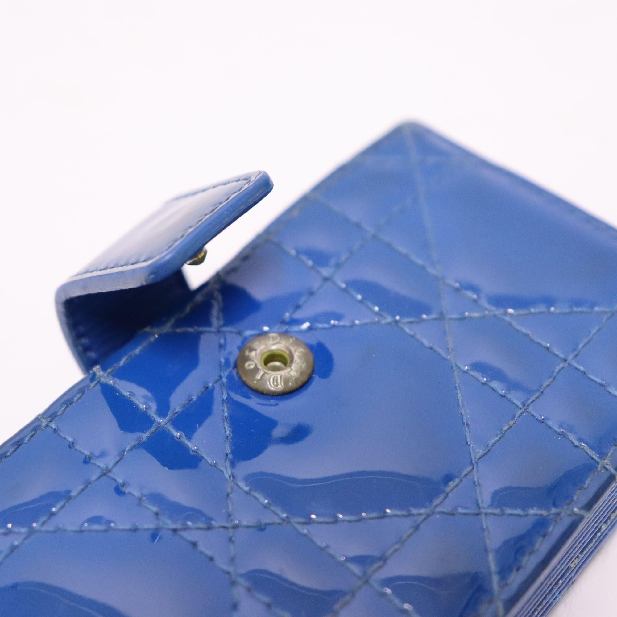 Christian Dior Blauer Cannage-Kartenhalter aus Lackleder Gusset im Angebot 1