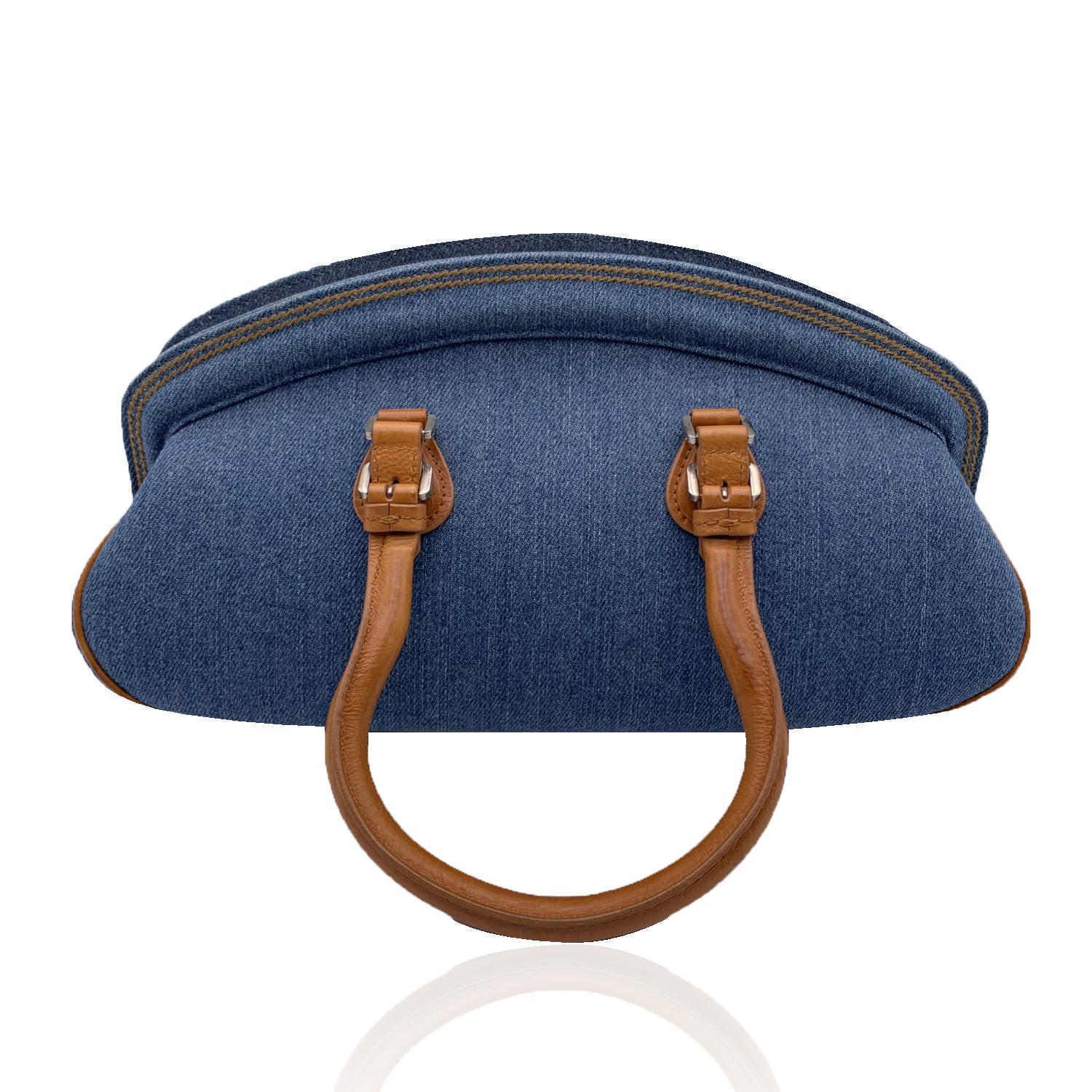 Christian Dior Blaue Denim-Tasche/Umhängetasche mit Blumenstickerei Damen