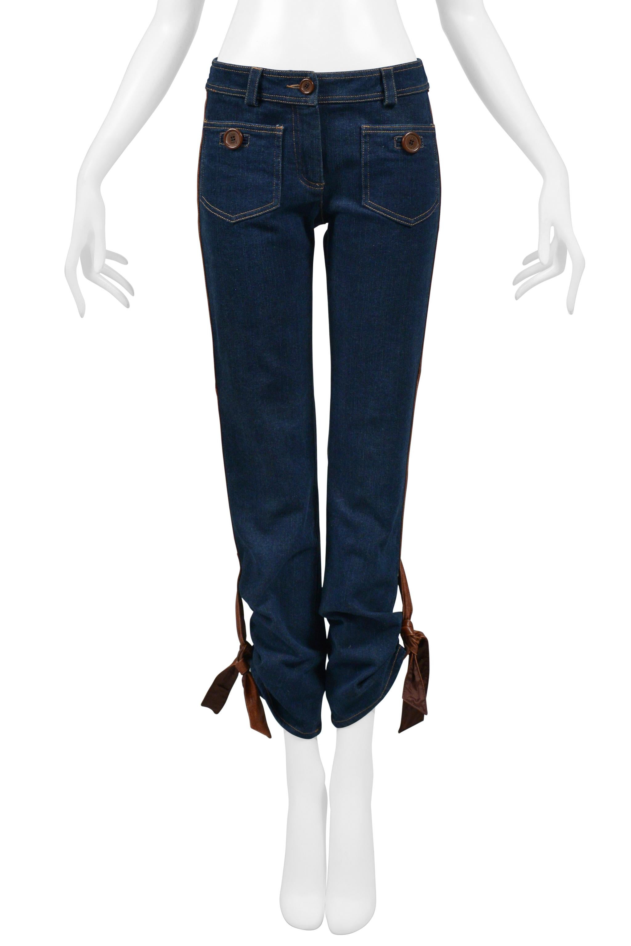 Christian Dior Jeans en denim bleu avec bordures et liens en cuir 2005 en vente 4