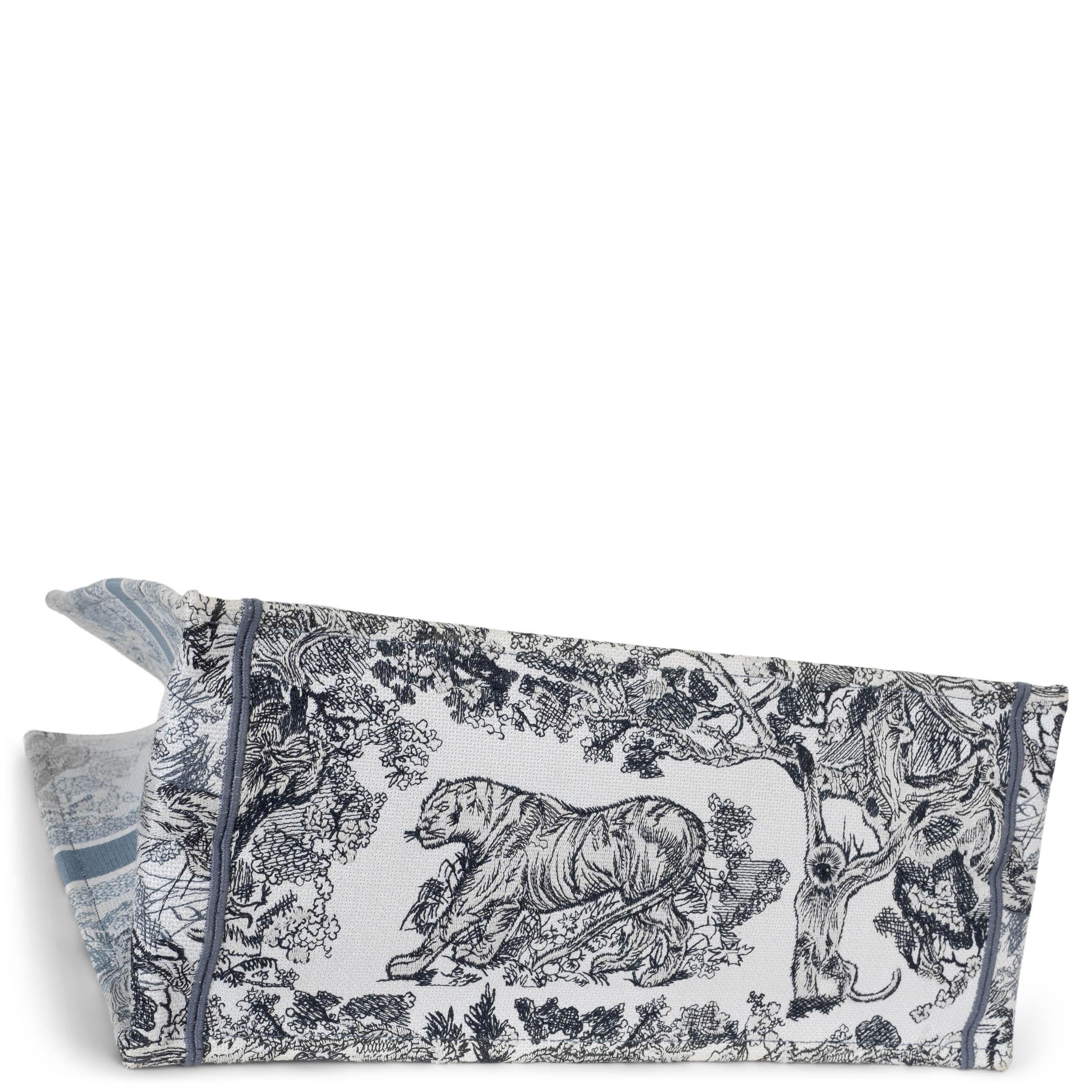 Women's CHRISTIAN DIOR blue gradient Toile de Jouy 2021 LARGE BOOK TOTE Bag For Sale