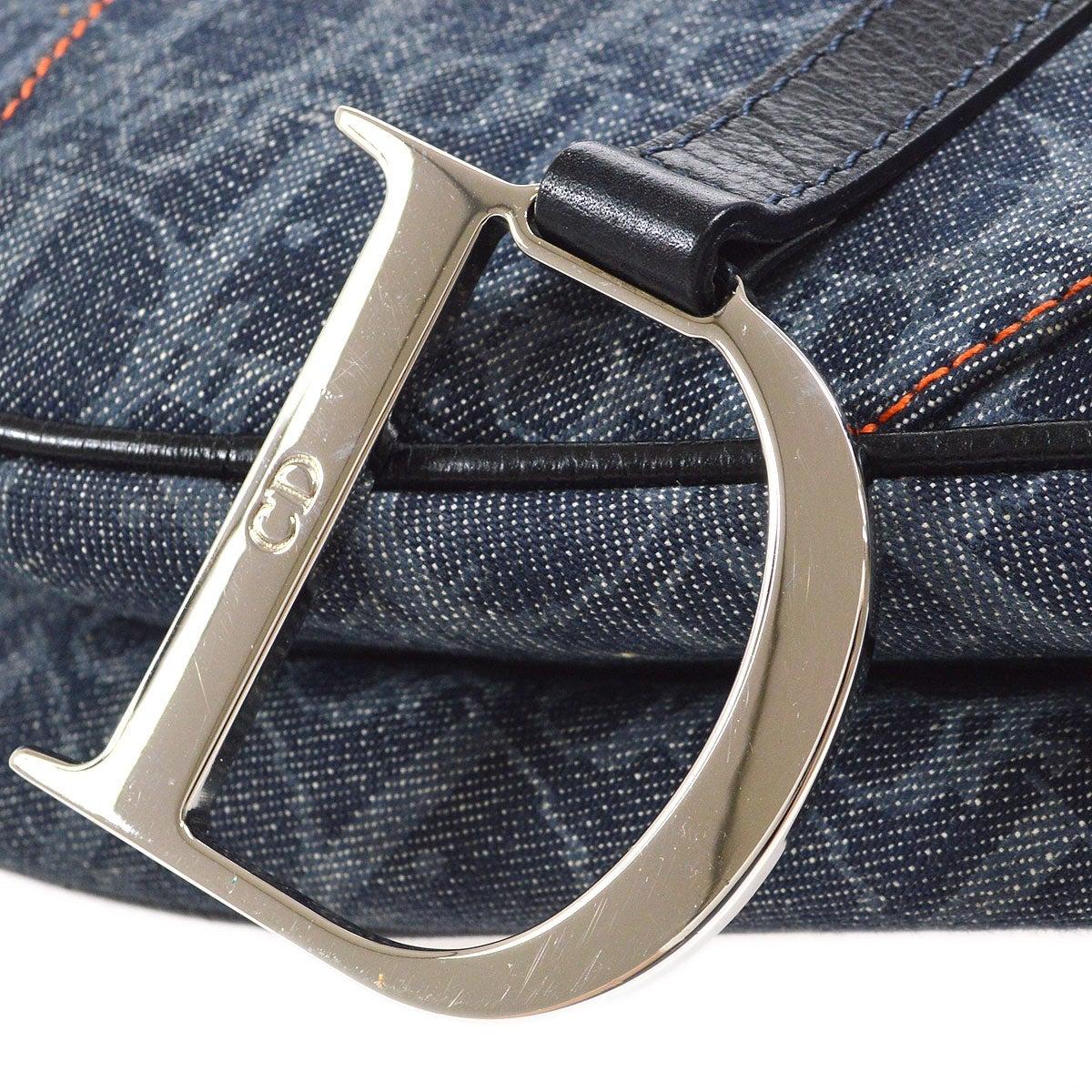 Pre-Owned Vintage By Zustand
Aus der Collection'S 2005
Denim
Segeltuch
Lederausstattung
Gewebte Auskleidung
Maße: 10