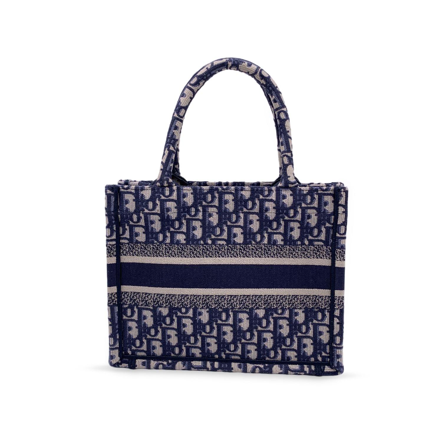 Christian Dior Blaue schräge Segeltuch-Tragetasche Handtasche aus Segeltuch im Zustand „Hervorragend“ im Angebot in Rome, Rome