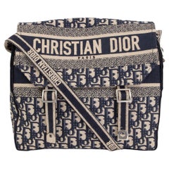 CHRISTIAN DIOR - Sac messager DIORCAMP bleu brodé en forme d'oblique