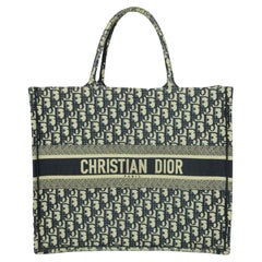 Christian Dior Blaue schräge Monogramm-Bücher-Tragetasche mit BROOKE