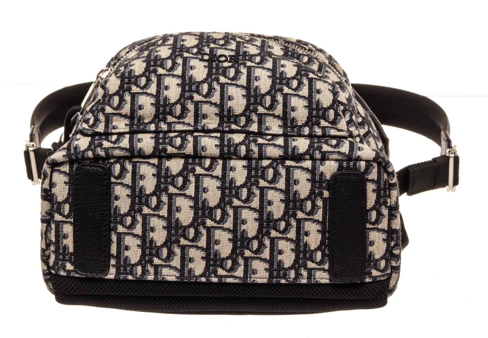 Blauer Christian Dior-Rucksack mit schrägem Riemen im Zustand „Gut“ in Irvine, CA