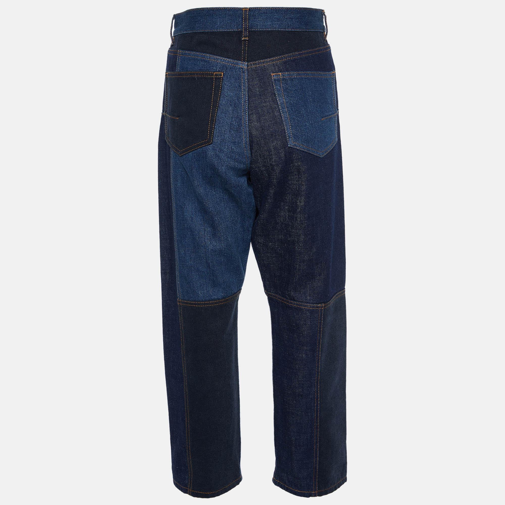 A good pair of jeans always makes the closet complete. This pair of jeans is tailored with such skill and style that it will be your favorite in no time. It will give you a comfortable, stylish fit. 