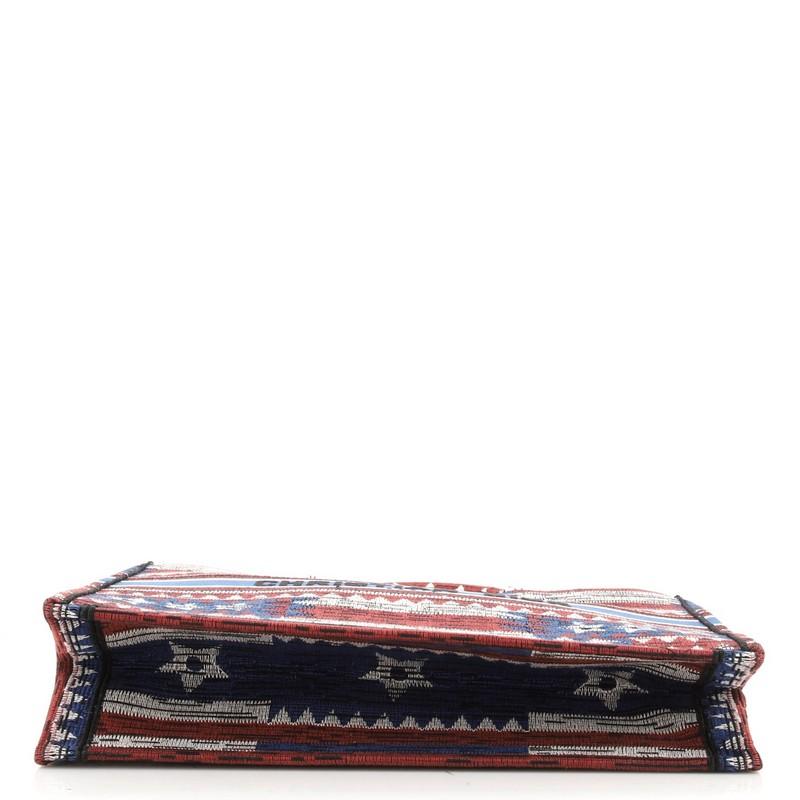 Christian Dior Buch Tote Amerikanische Flagge Gesticktes Segeltuch für Damen oder Herren