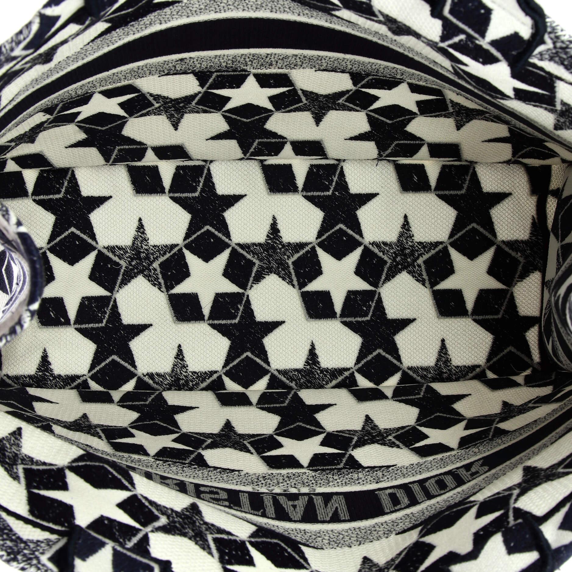 Christian Dior Book Tote Embroidered Canvas Large For Sale at 1stDibs