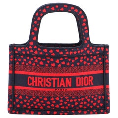 Christian Dior Book Fourre-tout « I Love Paris » en toile brodée de cœurs