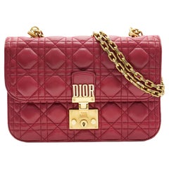 Christian Dior Sac à rabat Dioraddict Medium en cuir d'agneau bordeaux cannage