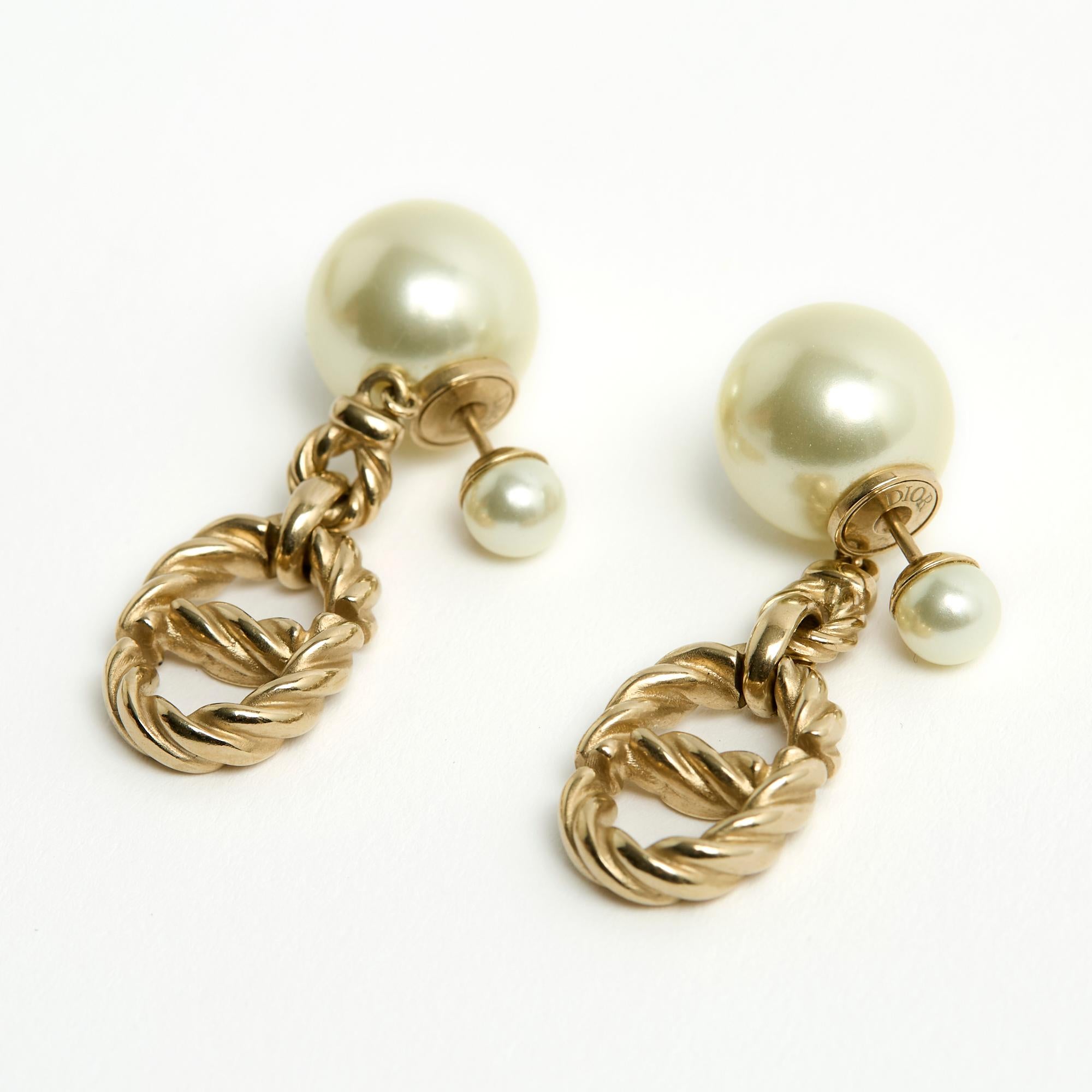 Christian Dior Boucles Clou Tribal Golden Link Earrings Stud In Excellent Condition In PARIS, FR