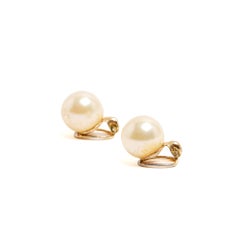 Christian Dior Boucles Oreille Clips Perles 1980s  Fancy Pearl clip on Earrings