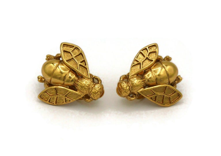 Dior bee brooch top