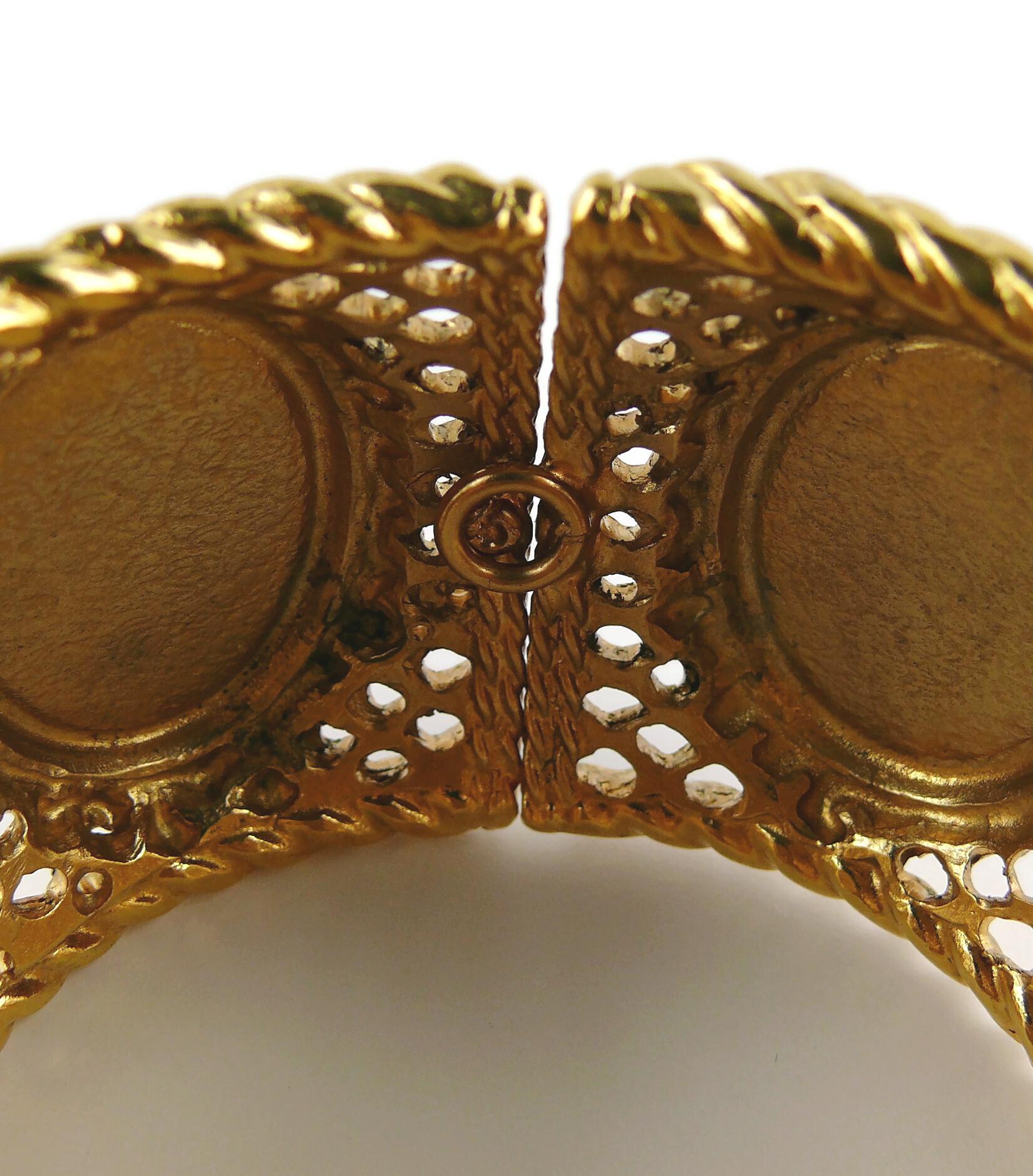 Christian Dior Boutique Massive Jewelled Gold Toned Latticework Cuff Bracelet For Sale 9