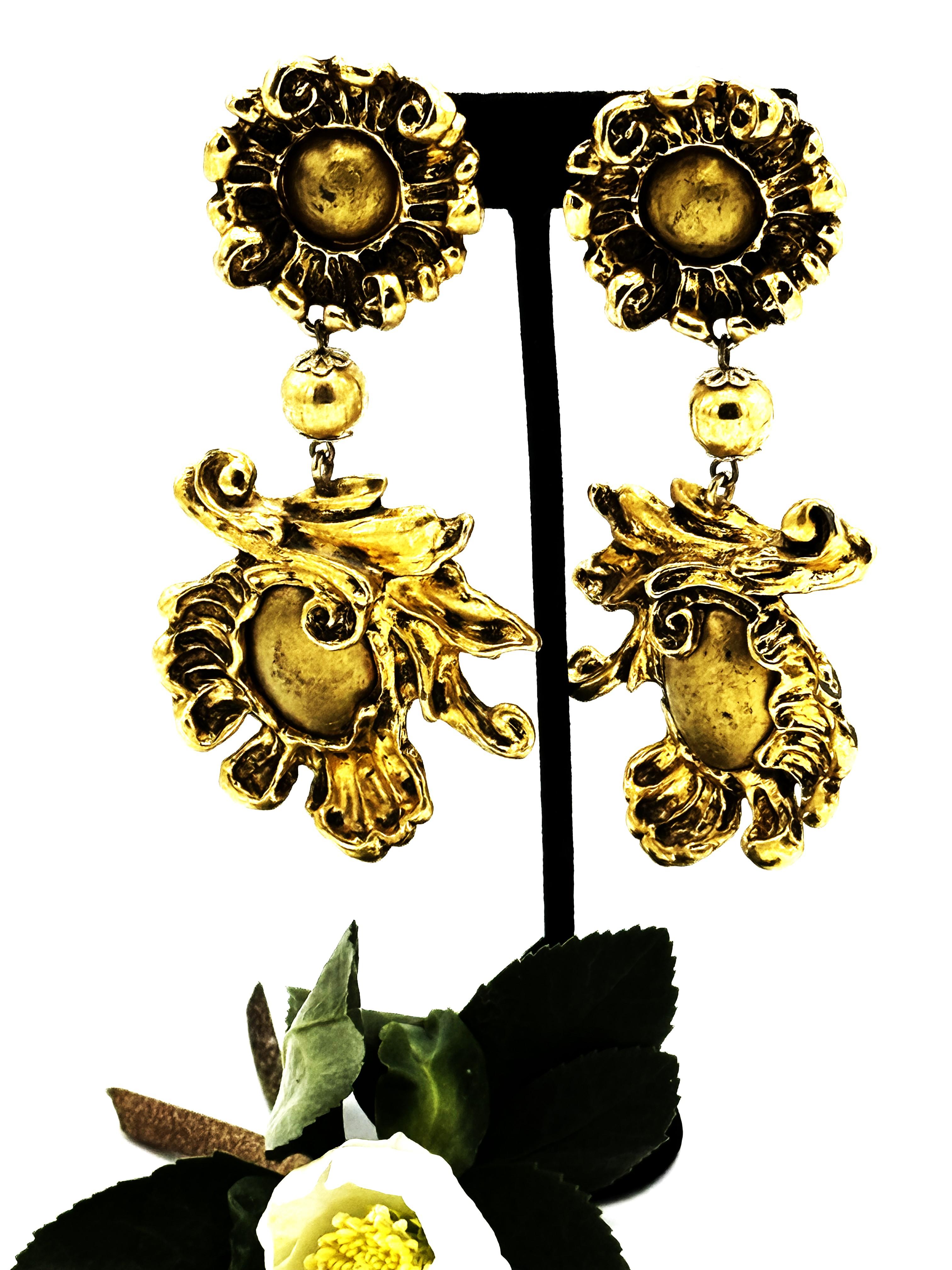 CHRISTIAN DIOR BOUTIQUE PARIS, clip-on earring, metal dore Pour femmes en vente