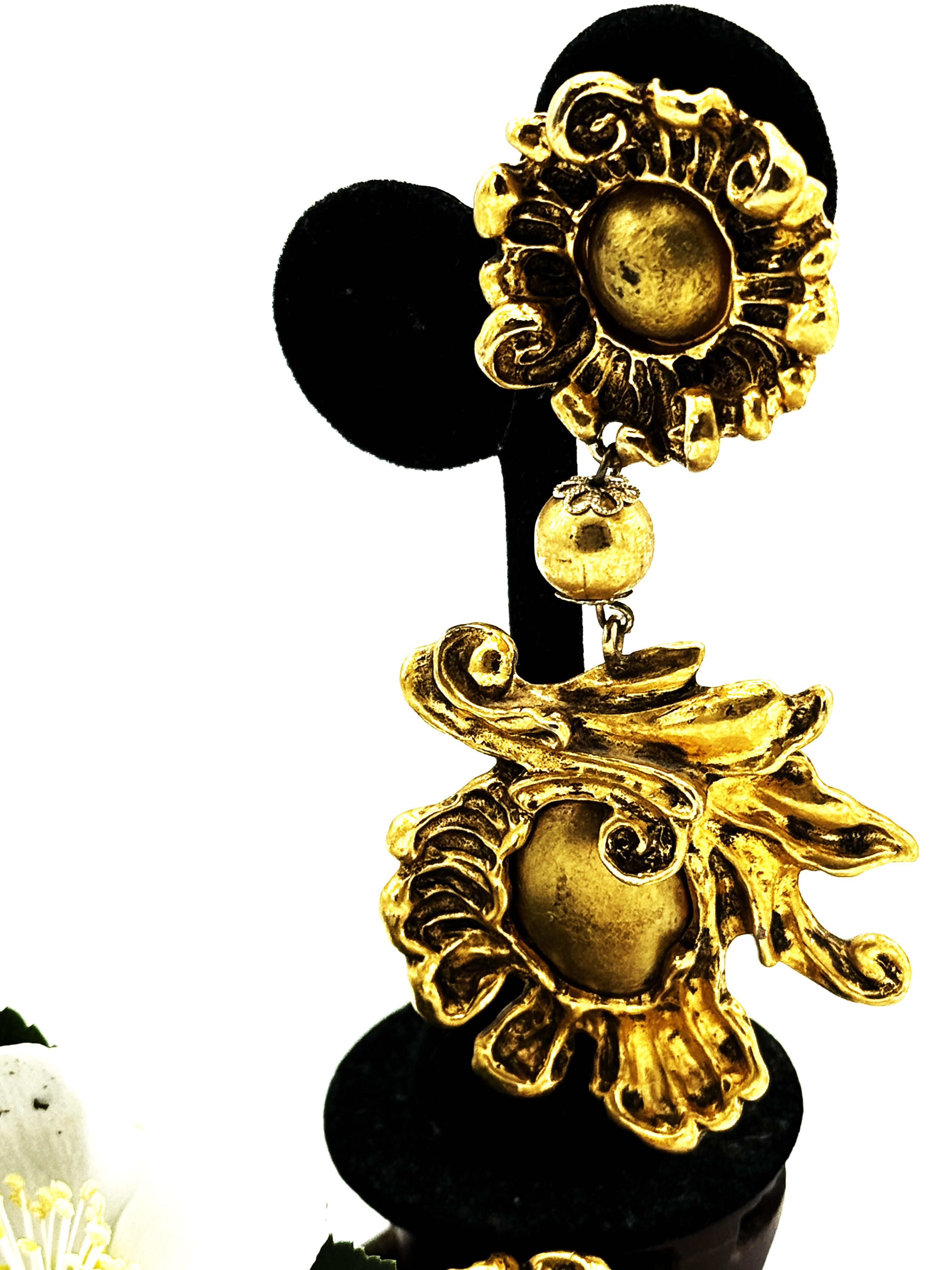 CHRISTIAN DIOR BOUTIQUE PARIS, clip-on earring, metal dore en vente 5