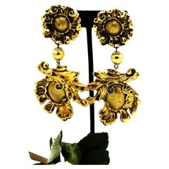 CHRISTIAN DIOR BOUTIQUE PARIS, clip-on earring, metal dore
