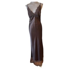 Robe en soie et dentelle de la boutique Christian Dior à Paris — Époque John Galliano
