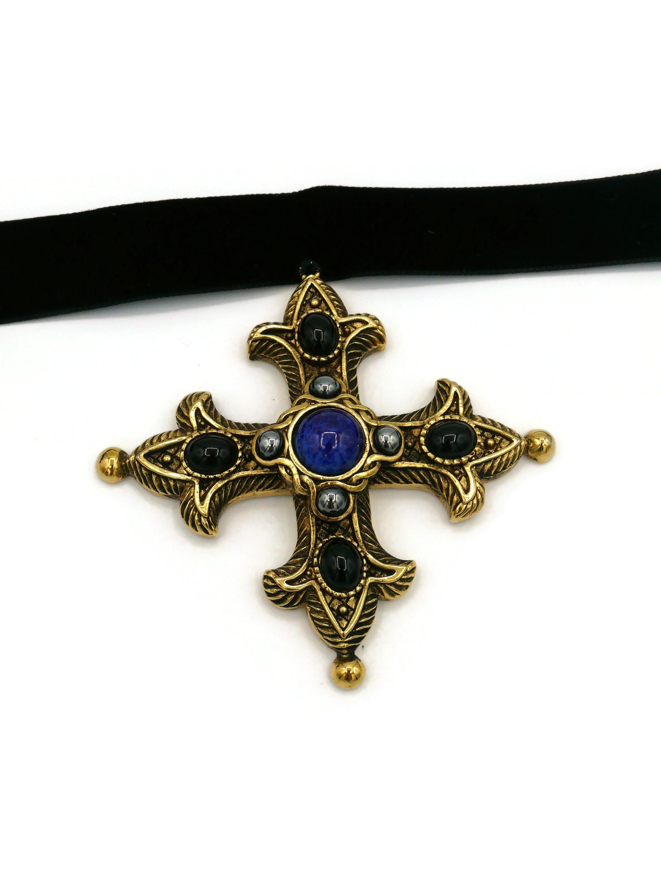 Christian Dior Boutique Vintage Embellished Cross Pendant  For Sale 3