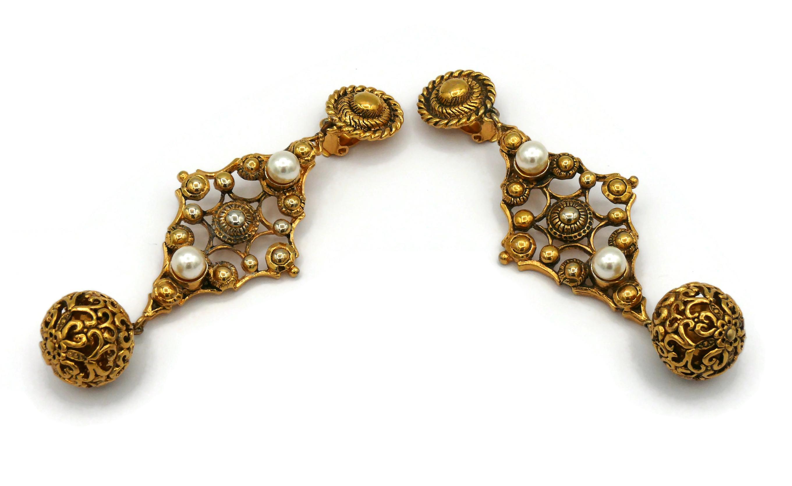 CHRISTIAN DIOR Boutique Vintage Etruskisch inspirierte baumelnde Ohrringe im Zustand „Gut“ im Angebot in Nice, FR