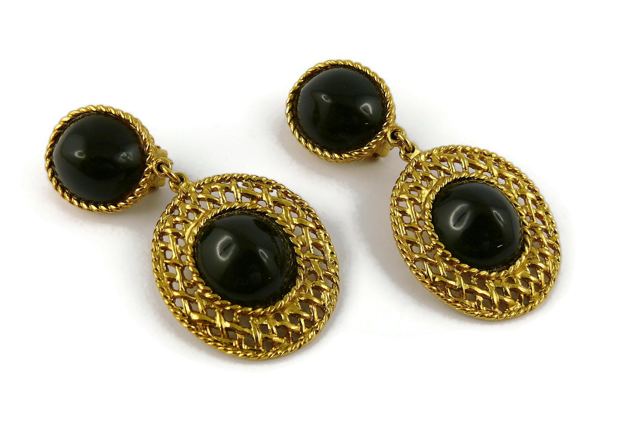 CHRISTIAN DIOR Boutique Vintage Gold Tone Canework Design Dangling Earrings In Good Condition For Sale In Nice, FR